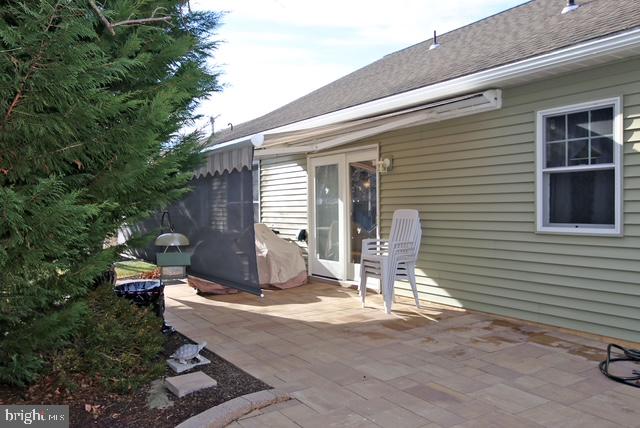 1023 Alden Way Lebanon, PA 17042 - Photo 42 of 72 Retractable Awning with Shade Screen