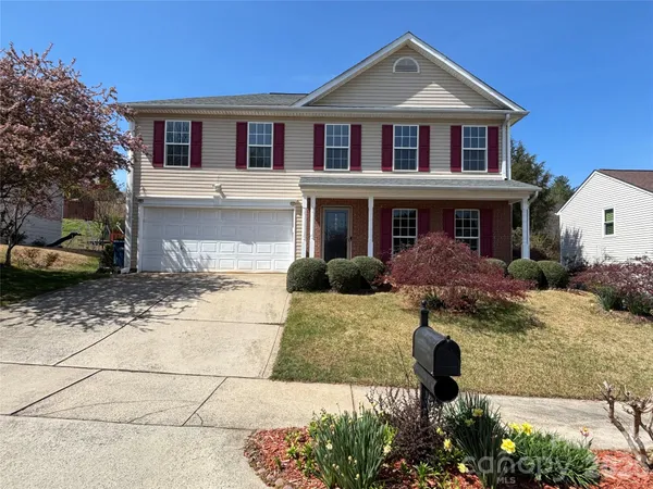 $345,000 | 1968 8th St Lane Southeast, Hickory, NC 28602