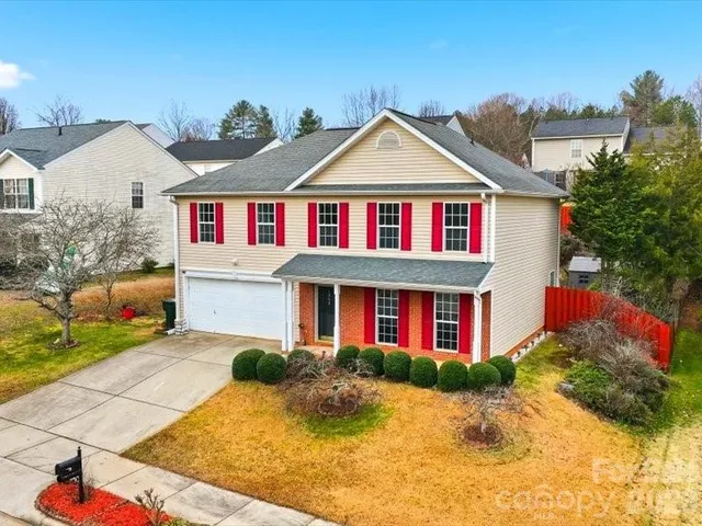 $355,000 | 1968 8th St Lane Southeast, Hickory, NC 28602