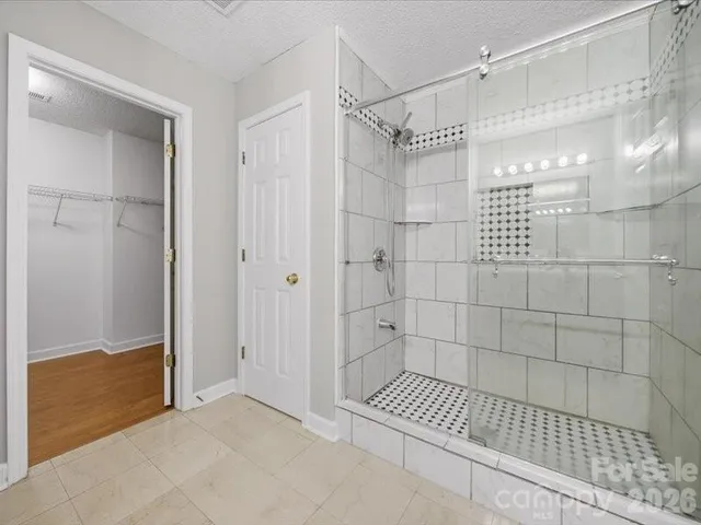 $355,000 | 1968 8th St Lane Southeast, Hickory, NC 28602