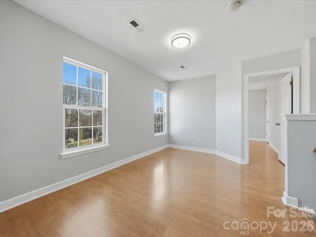 $355,000 | 1968 8th St Lane Southeast, Hickory, NC 28602