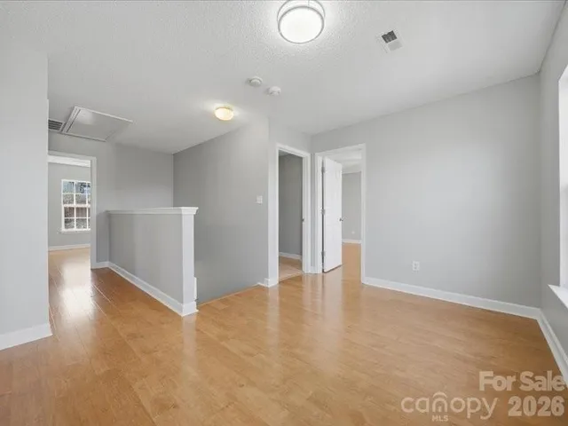 $355,000 | 1968 8th St Lane Southeast, Hickory, NC 28602