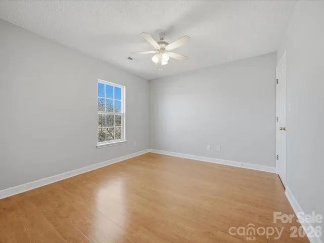 $355,000 | 1968 8th St Lane Southeast, Hickory, NC 28602