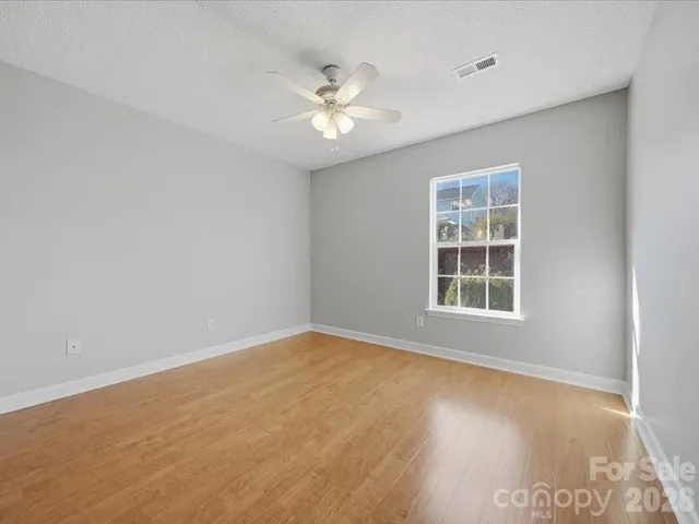 $355,000 | 1968 8th St Lane Southeast, Hickory, NC 28602