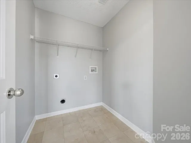 $355,000 | 1968 8th St Lane Southeast, Hickory, NC 28602