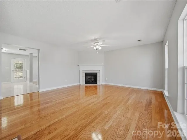 $355,000 | 1968 8th St Lane Southeast, Hickory, NC 28602