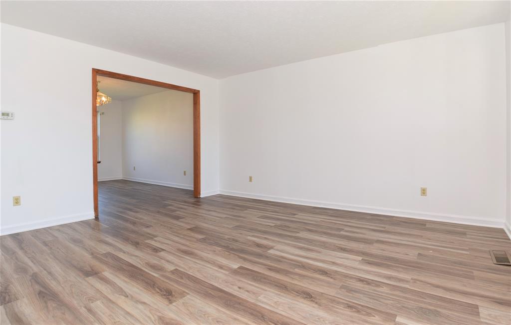 11066 Springtree Place Indianapolis, IN 46239 - Photo 7 of 37 Gallery Image 7