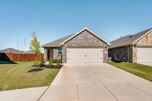$2,200 | 649 Lightheart Lane, Lavon, TX 75166