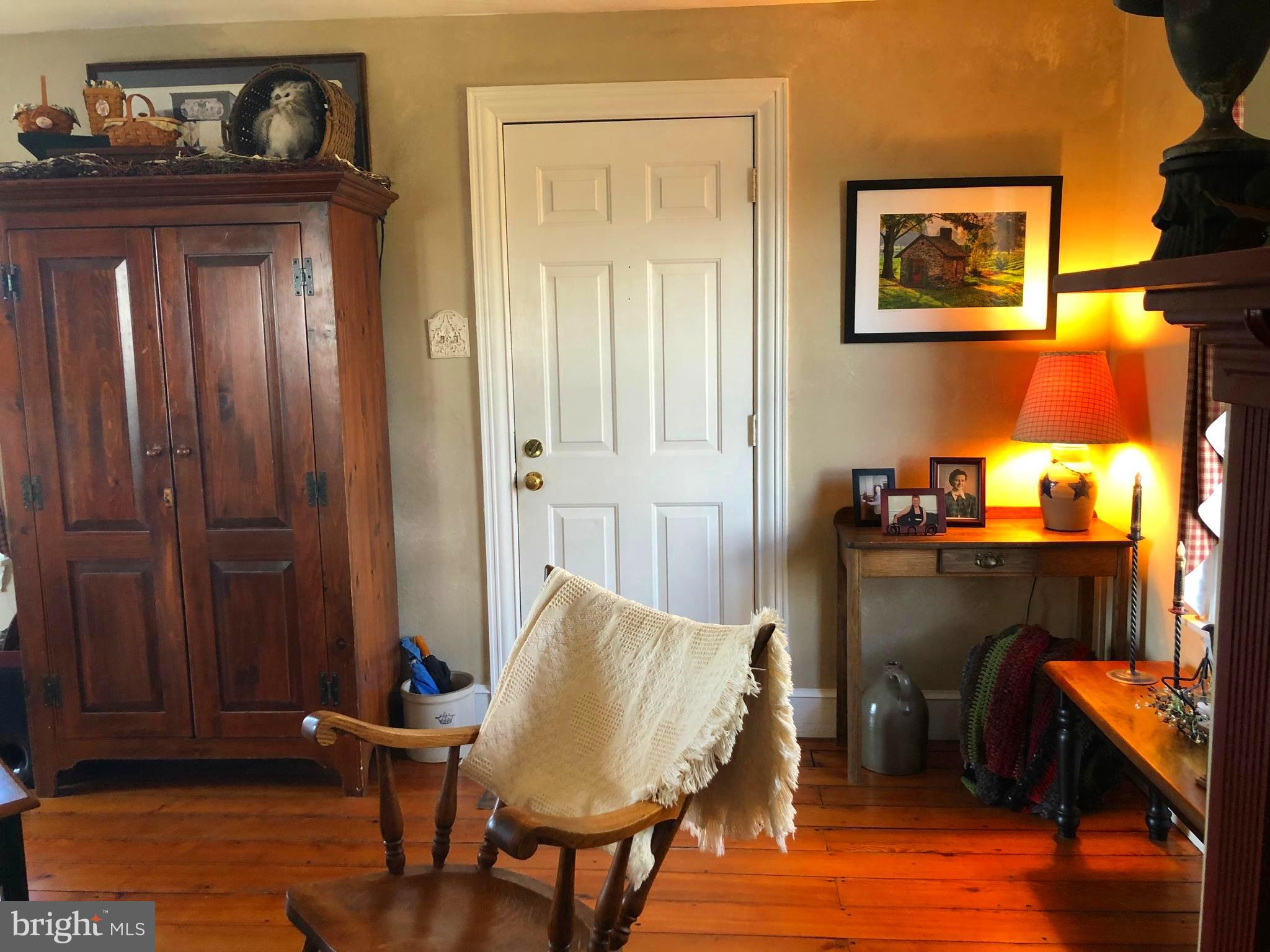 1348 Swamp Road Furlong, PA 18925 - Photo 4 of 36 Living Room
