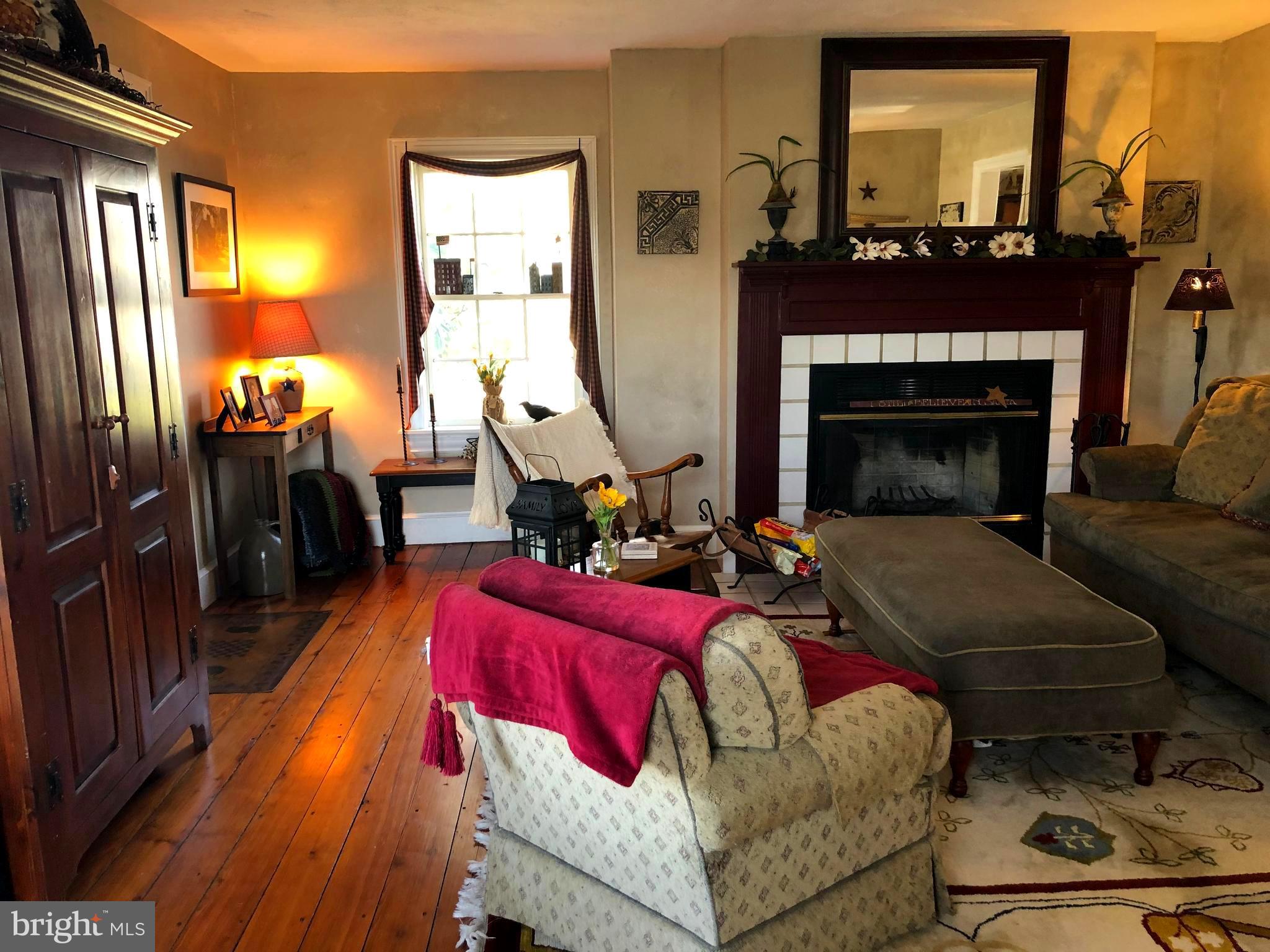 1348 Swamp Road Furlong, PA 18925 - Photo 5 of 36 Living Room
