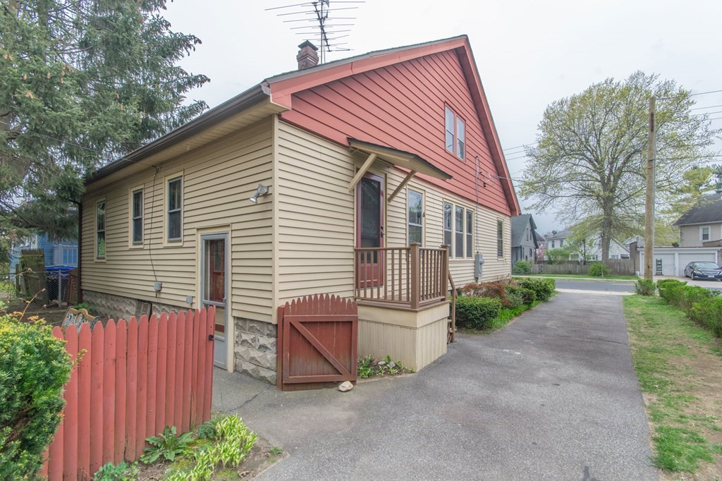 151 Daviston Street Springfield, MA 01108 - Photo 2 of 30