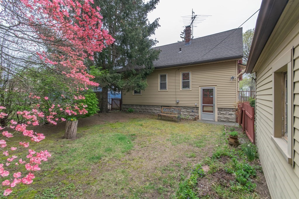 151 Daviston Street Springfield, MA 01108 - Photo 28 of 30