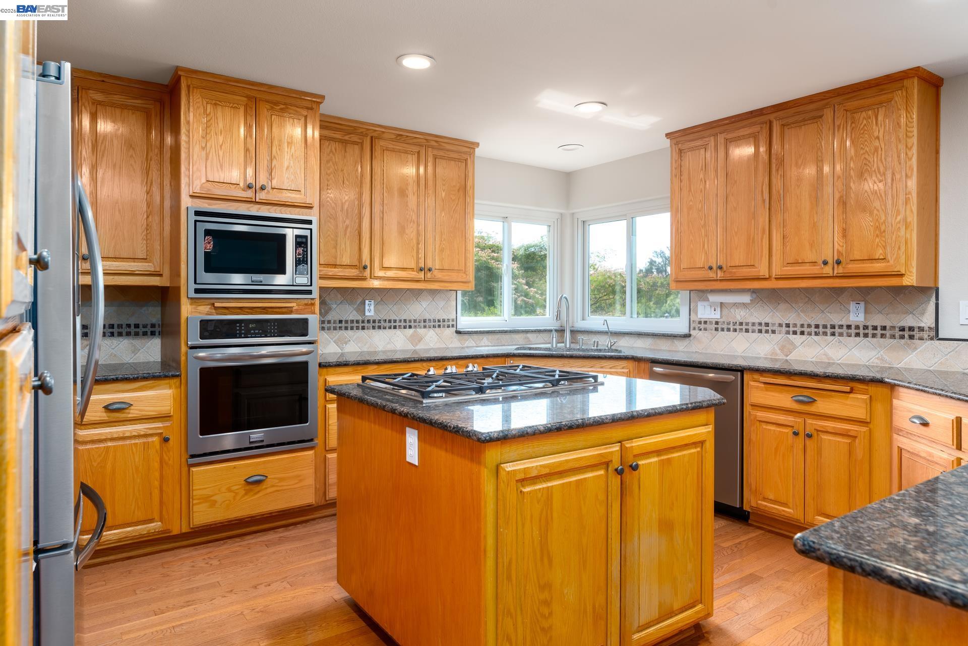 228 Stowring Road Petaluma, CA 94952 - Photo 10 of 45