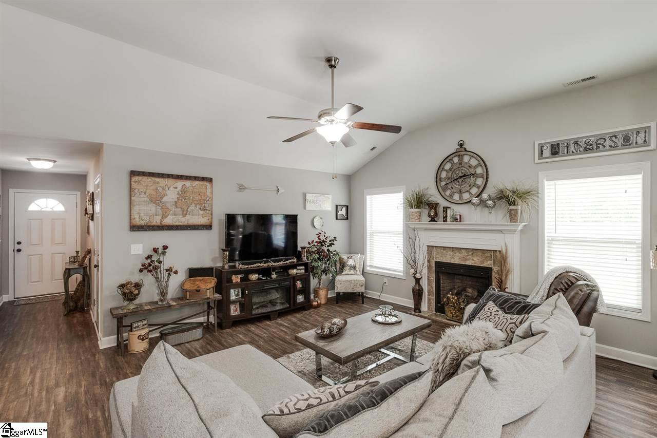 12 Rusty Court Simpsonville, SC 29680 - Photo 5 of 25 Gallery Image 5