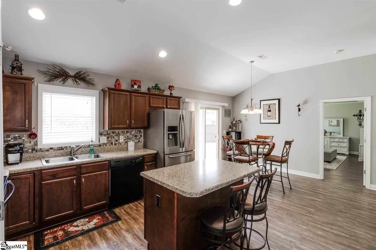 12 Rusty Court Simpsonville, SC 29680 - Photo 9 of 25 Gallery Image 9