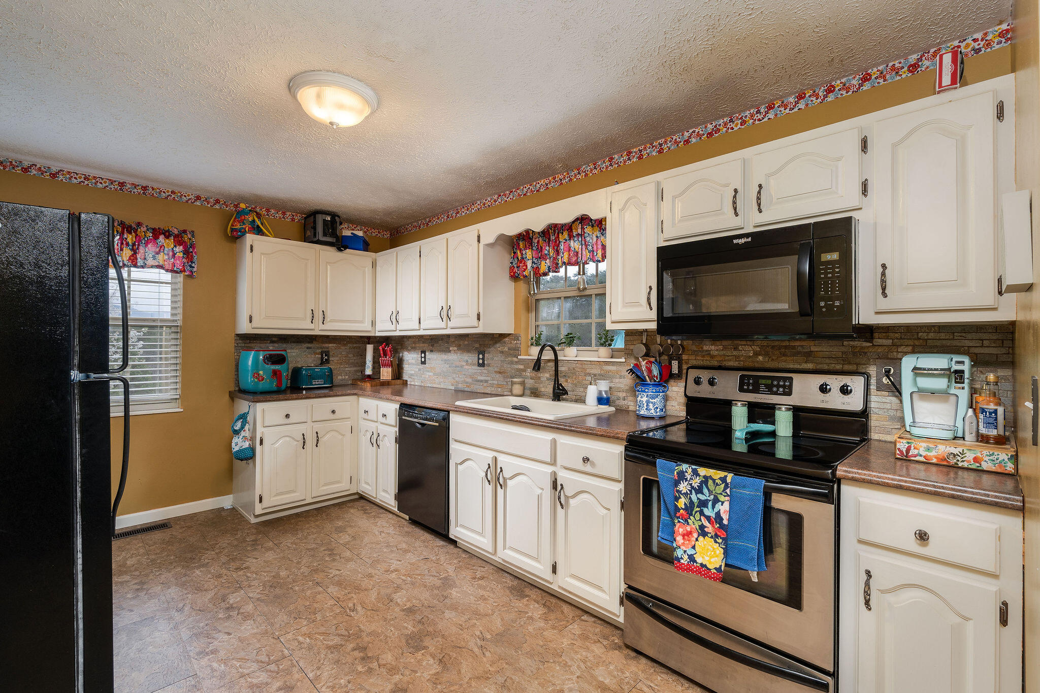 106 Johnson Road Mooresburg, TN 37811 - Photo 4 of 20 DSC01766-Edit