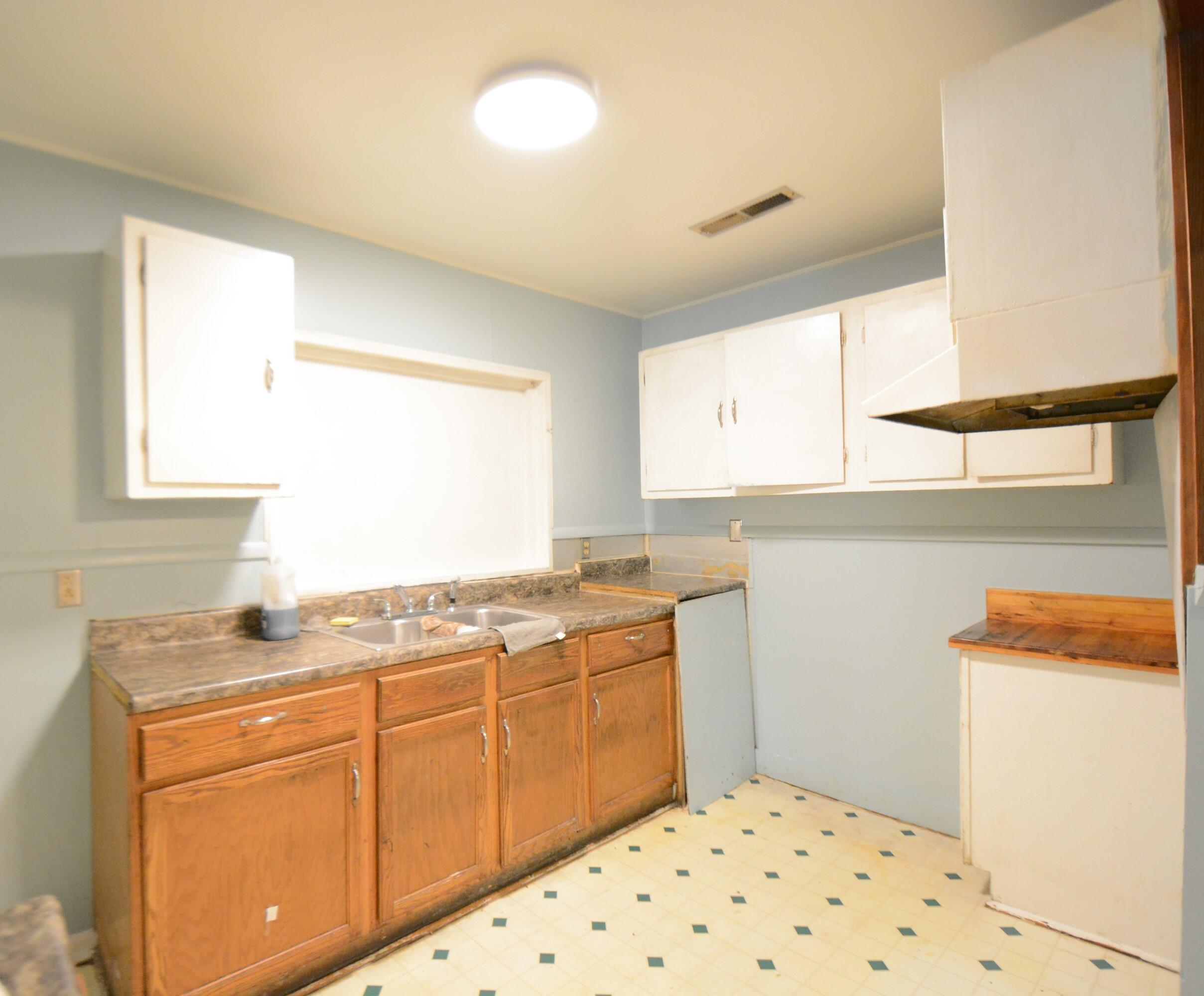 1203 Hawthorne Road Hanahan, SC 29410 - Photo 6 of 22 Hawthorne Rd (7)