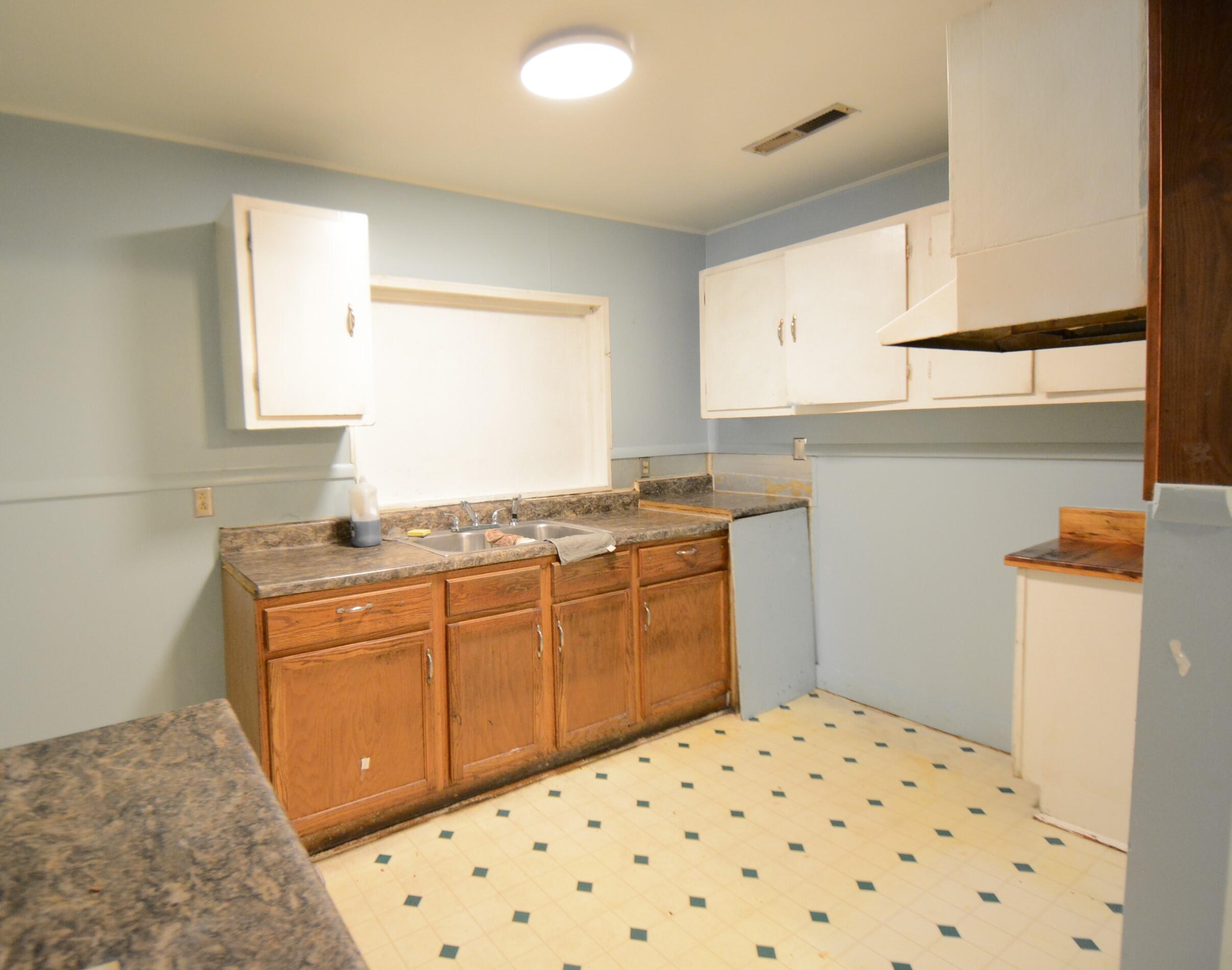 1203 Hawthorne Road Hanahan, SC 29410 - Photo 7 of 22 Hawthorne Rd (10)