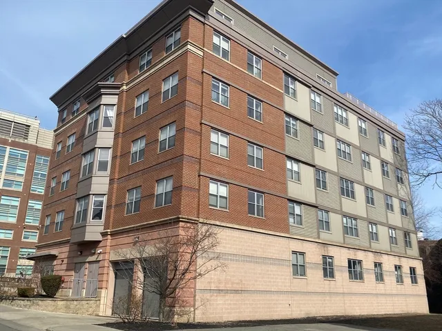 $3,900 | 120 Mountfort Street, Unit 502, Boston, MA 02215