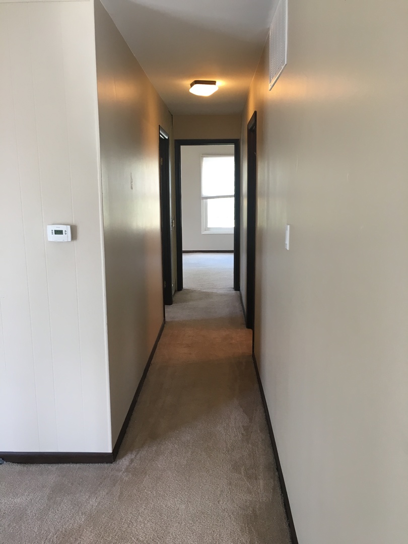 609 Academy Court Schaumburg, IL 60107 - Photo 11 of 19
