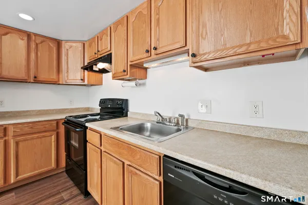 $2,000 | 14 Center Avenue, Unit 1N, Norwalk, CT 06851