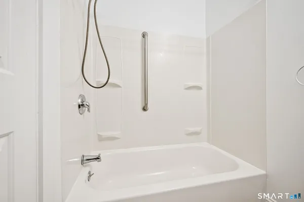 $2,000 | 14 Center Avenue, Unit 1N, Norwalk, CT 06851