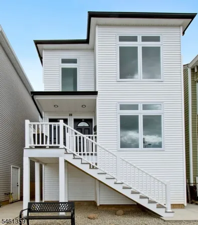 $2,700 | 20 North Straight Street, Unit 2, Paterson, NJ 07522