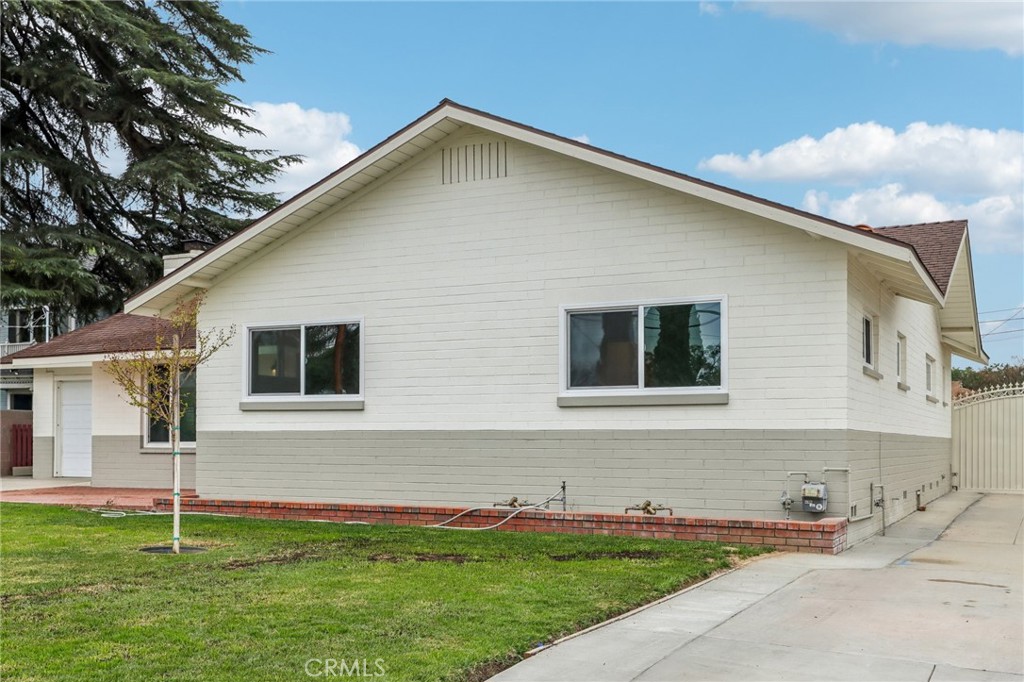 4662 Sierra Street Riverside, CA 92504 - Photo 2 of 33