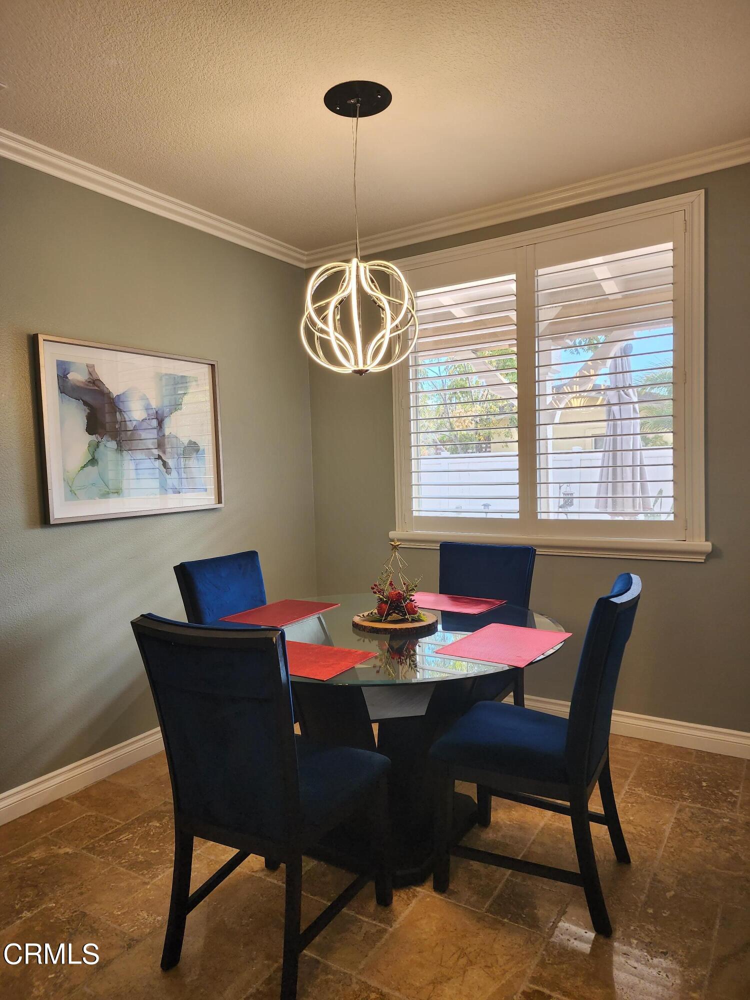 998 Arrasmith Lane Fillmore, CA 93015 - Photo 15 of 40 a dining room with furniture and window