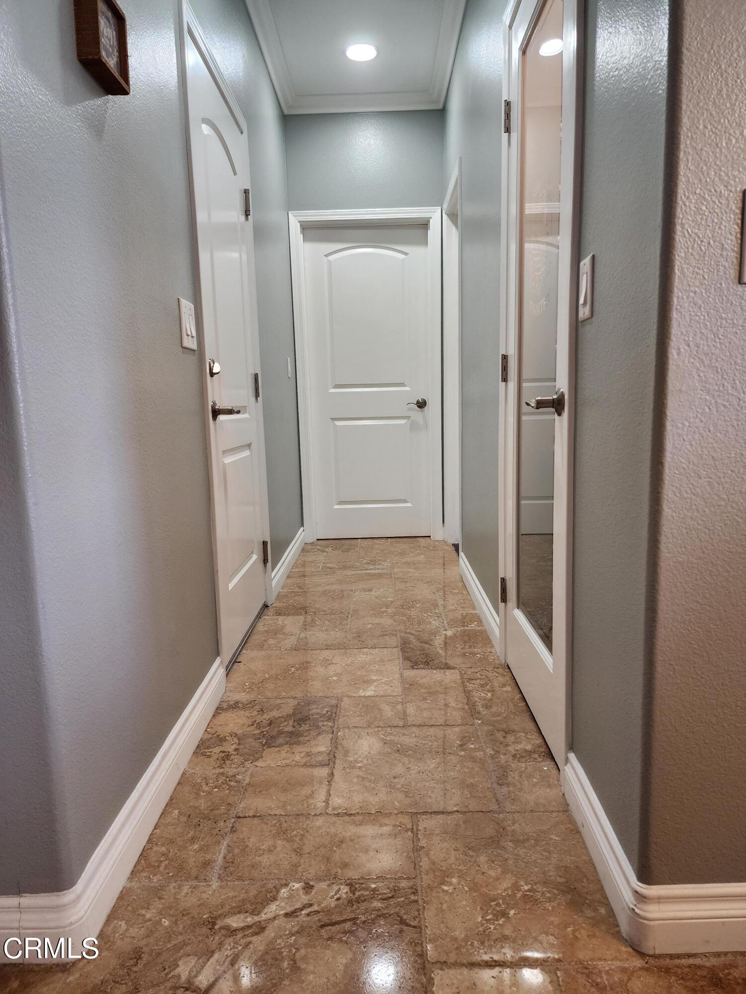 998 Arrasmith Lane Fillmore, CA 93015 - Photo 16 of 40 a view of a hallway