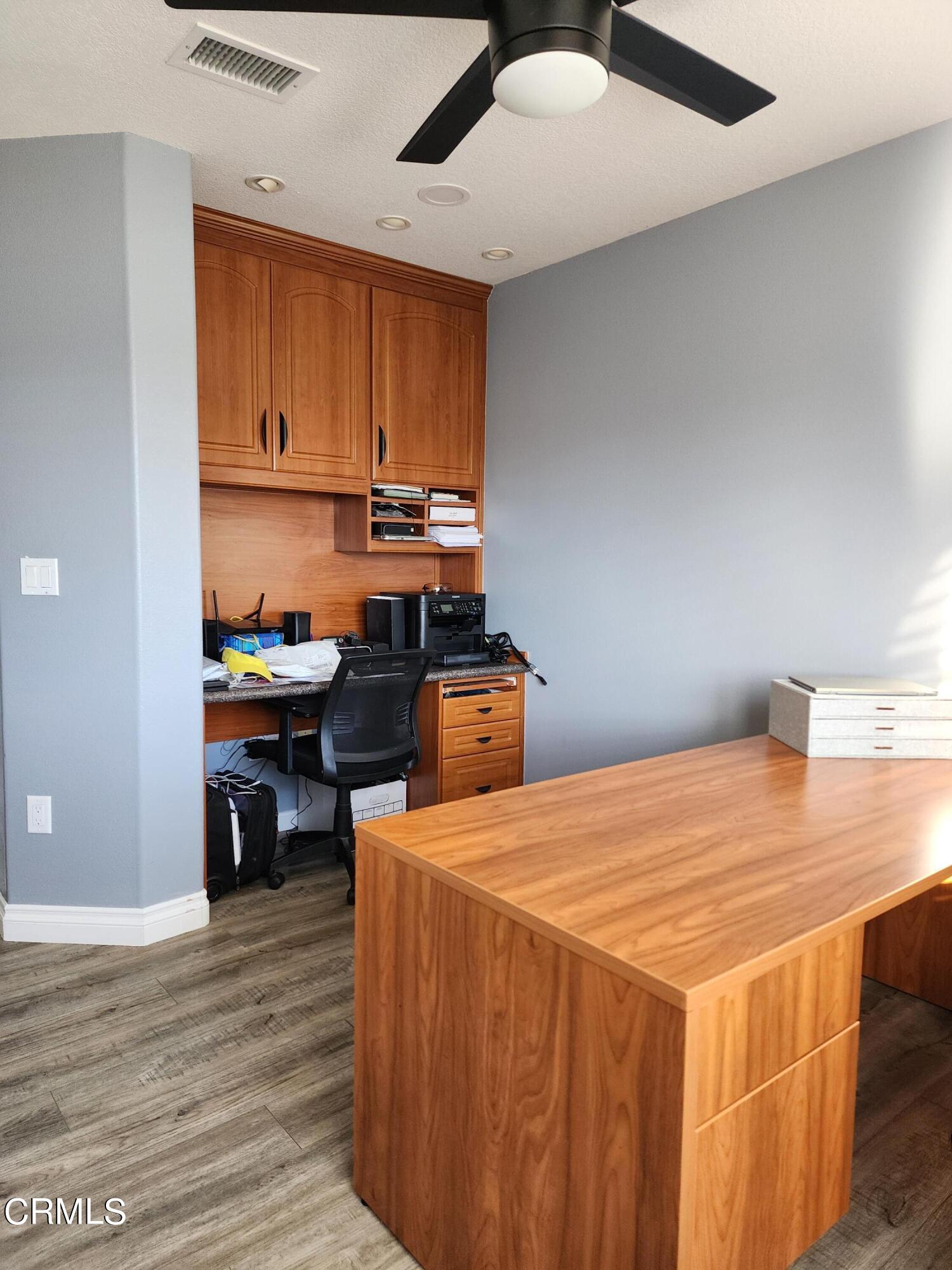 998 Arrasmith Lane Fillmore, CA 93015 - Photo 30 of 40 a bed room with a bed and a chair