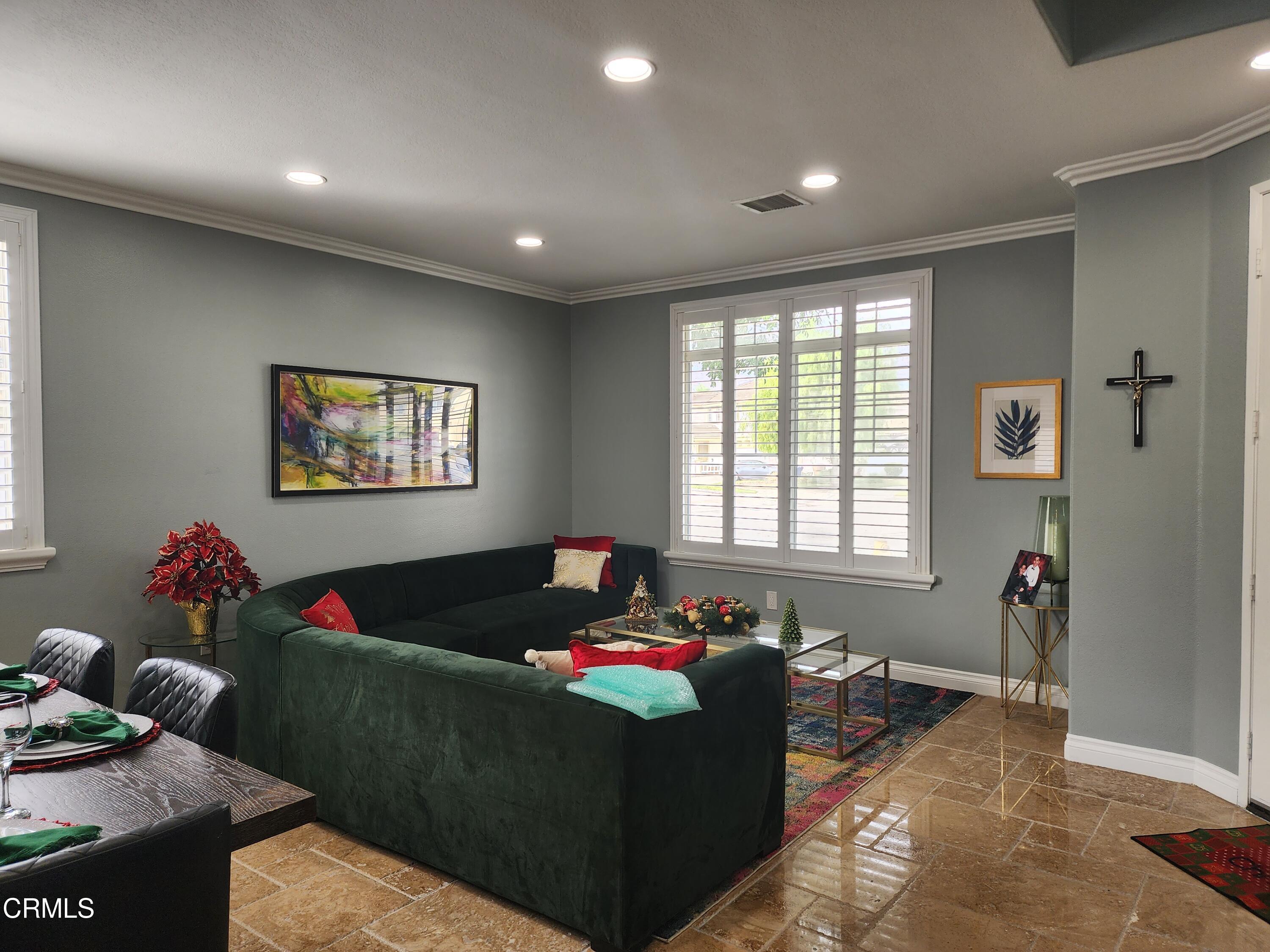998 Arrasmith Lane Fillmore, CA 93015 - Photo 7 of 40 a living room with furniture and a windows