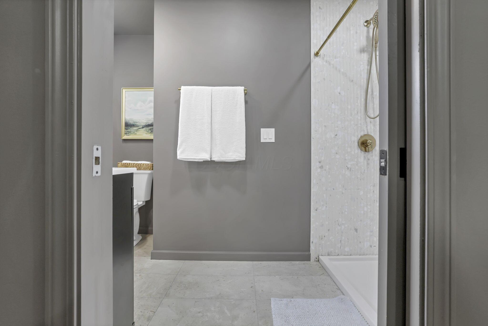 1285 Kingsgate Road Columbus, OH 43221 - Photo 28 of 50 Primary bathroom