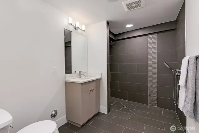 $3,200 | 1118 Alki Avenue Southwest, Unit 101, Seattle, WA 98116