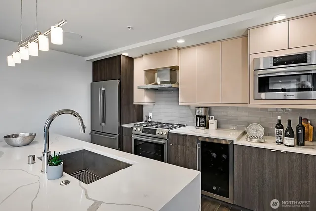 $3,200 | 1118 Alki Avenue Southwest, Unit 101, Seattle, WA 98116