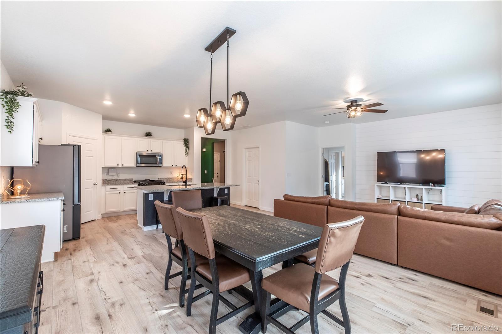 2099 Shadow Rider Circle Castle Rock, CO 80104 - Photo 9 of 35