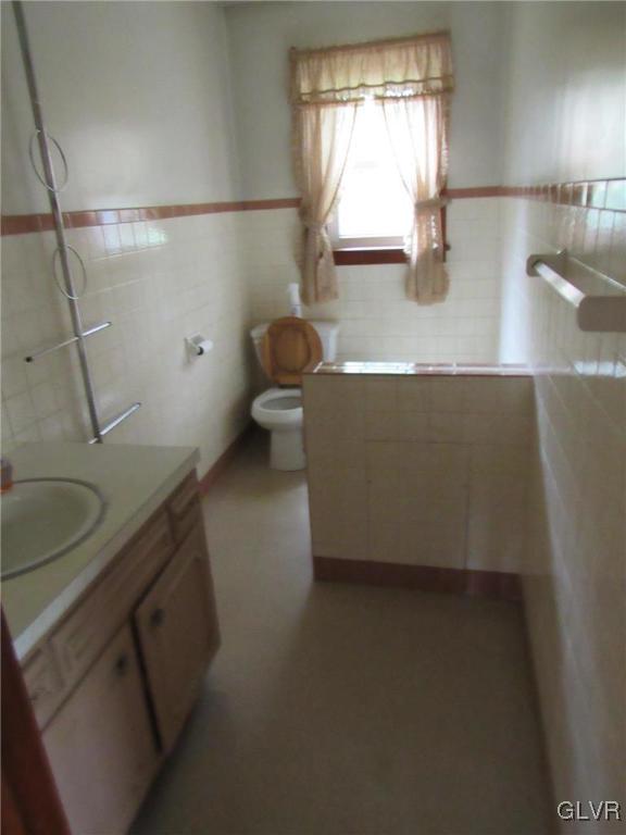 4555 Chestnut Street Emmaus, PA 18049 - Photo 9 of 11