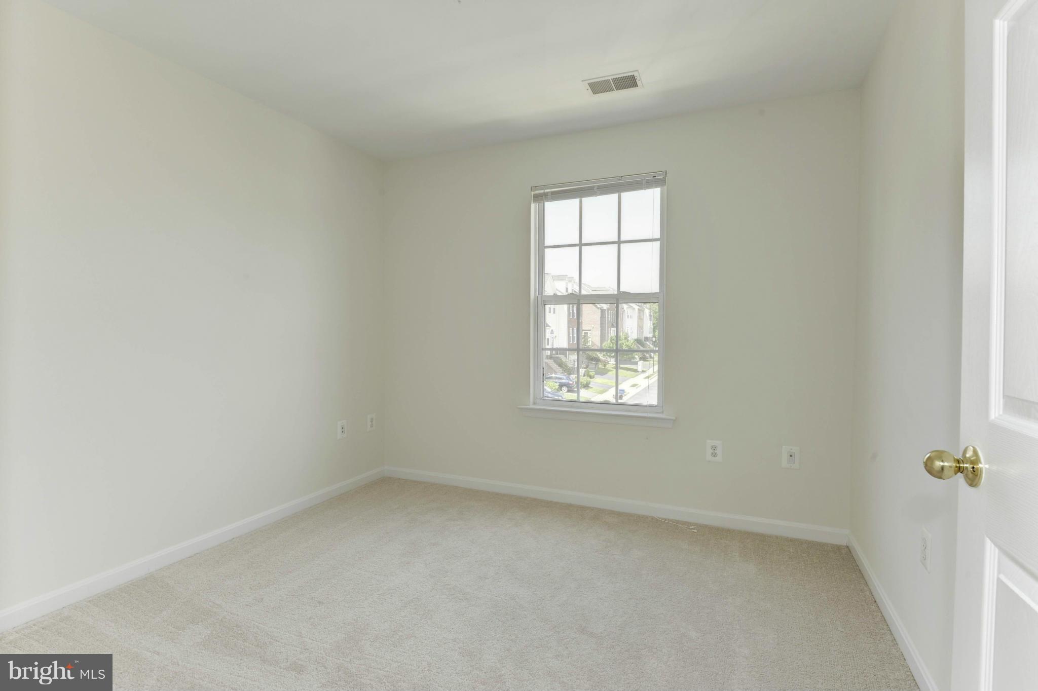 665 Springhouse Square Southeast Leesburg, VA 20175 - Photo 15 of 30 Bedroom