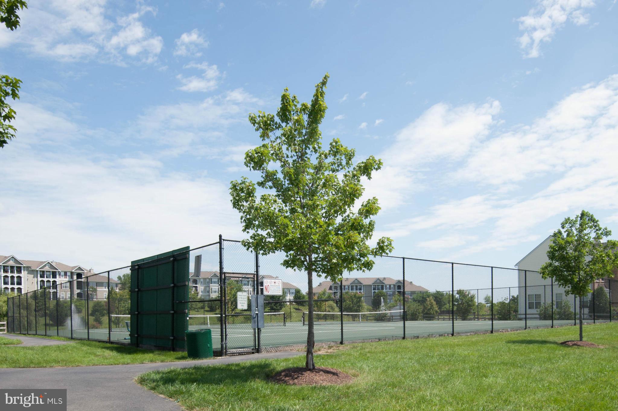 665 Springhouse Square Southeast Leesburg, VA 20175 - Photo 28 of 30 Community Tennis Courts