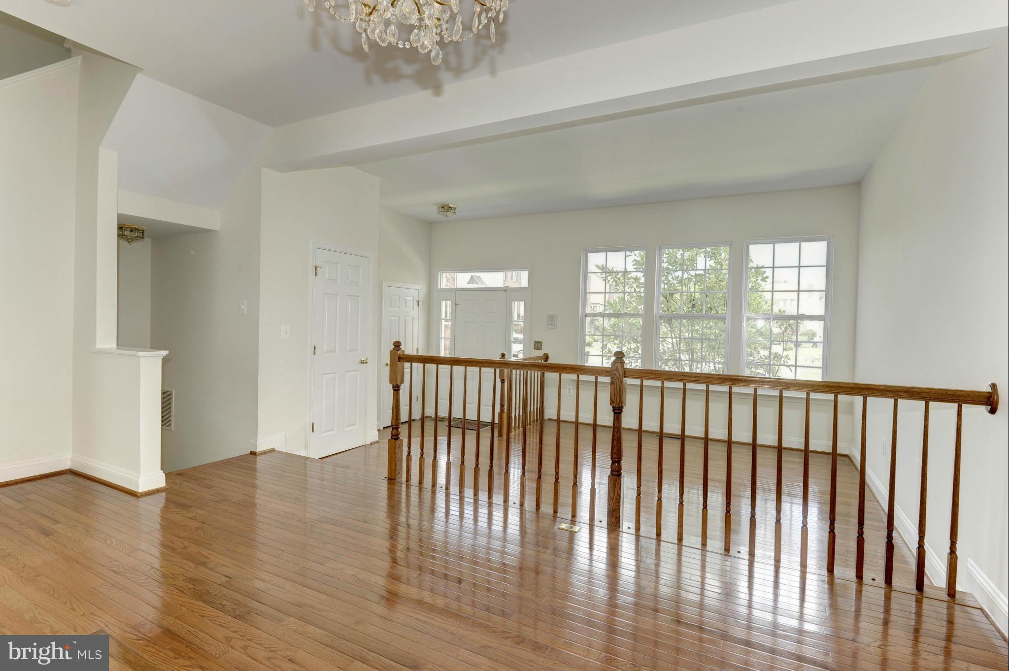 665 Springhouse Square Southeast Leesburg, VA 20175 - Photo 6 of 30 Dining Room / Living Room