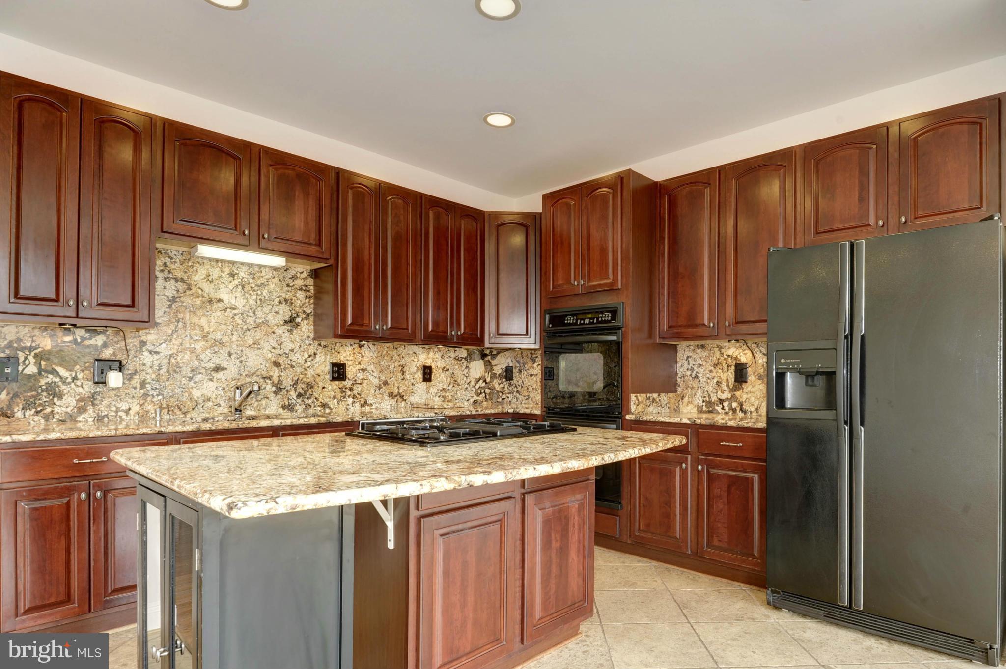 665 Springhouse Square Southeast Leesburg, VA 20175 - Photo 10 of 30 Kitchen