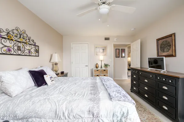 $285,000 | 12212 North Paradise Village Parkway West, Unit 146, Phoenix, AZ 85032