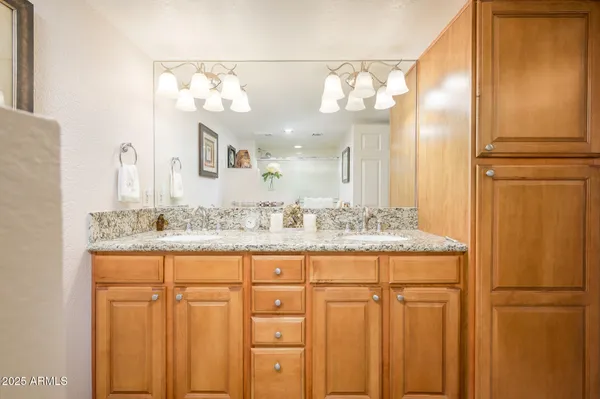 $285,000 | 12212 North Paradise Village Parkway West, Unit 146, Phoenix, AZ 85032
