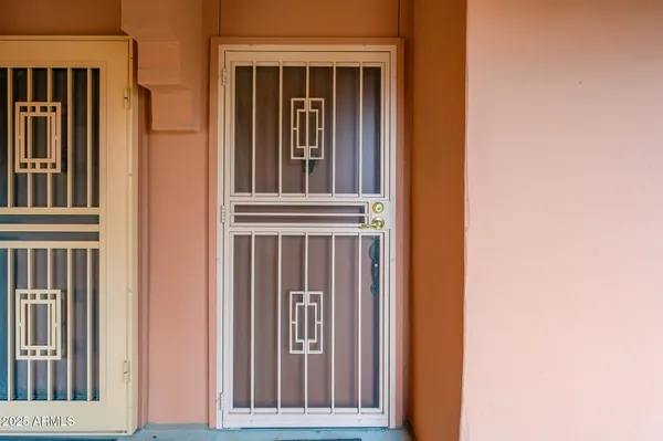 $285,000 | 12212 North Paradise Village Parkway West, Unit 146, Phoenix, AZ 85032