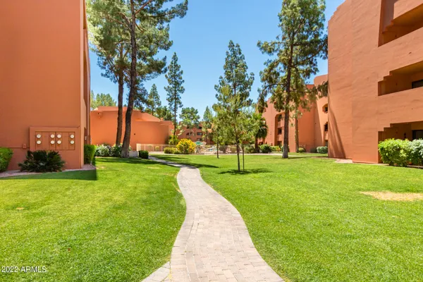 $285,000 | 12212 North Paradise Village Parkway West, Unit 146, Phoenix, AZ 85032