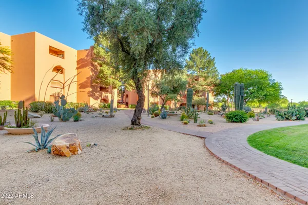 $285,000 | 12212 North Paradise Village Parkway West, Unit 146, Phoenix, AZ 85032