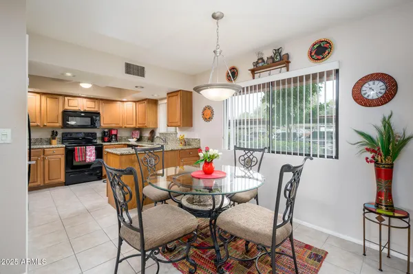 $285,000 | 12212 North Paradise Village Parkway West, Unit 146, Phoenix, AZ 85032