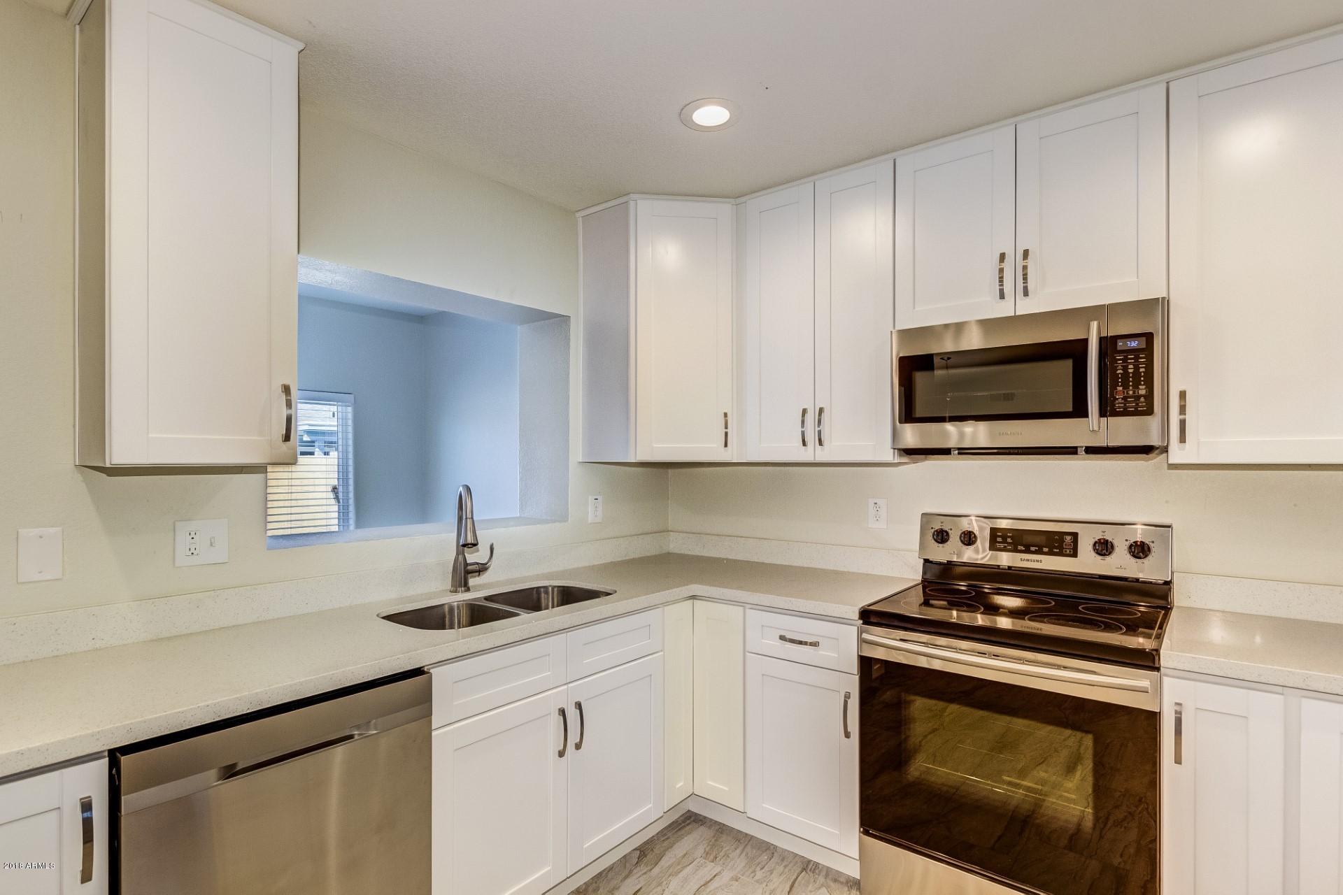1418 East Carson Road Phoenix, AZ 85042 - Photo 3 of 13 Kitchen