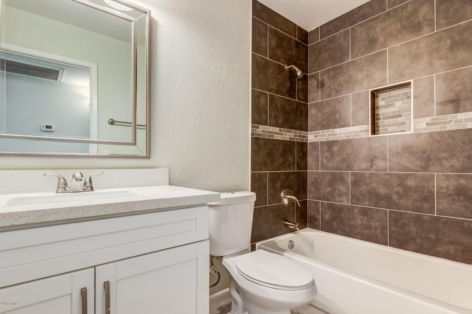 1418 East Carson Road Phoenix, AZ 85042 - Photo 6 of 13 Guest Bathroom