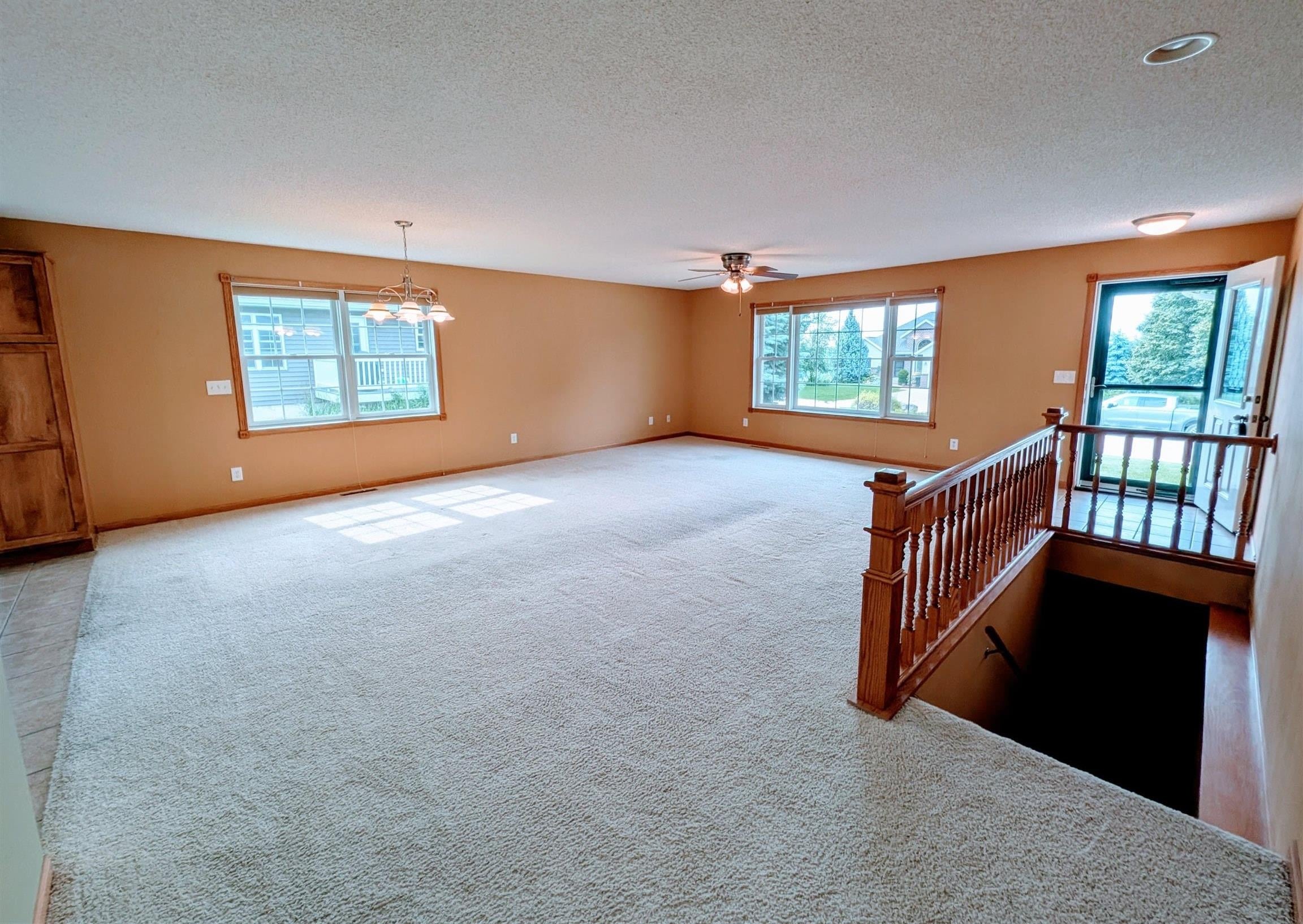 1007 Linden Street Decorah, IA 52101 - Photo 3 of 19 Gallery Image 3